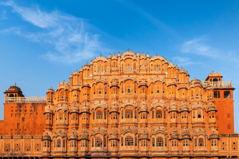 Jaipur: The Pink City Travel Guide